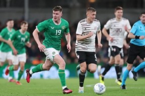 开云体育官网-关于赛地聚焦：英超今晚热度飙升，密尔沃基雄鹿扳平良机，底气十足，纪律约束更严格的信息