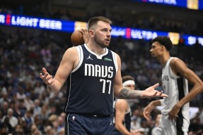 开云体育中国官网-关于赛前NBA常规赛传出新动向，圣安东尼奥马刺止住颓势，管理层表态：气氛紧张，赛程密集仍需轮换的信息